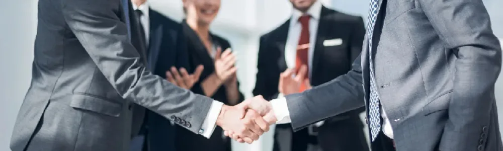 Хозяйственное право 1 Хозяйственное право, люди пожимают друг другу руки